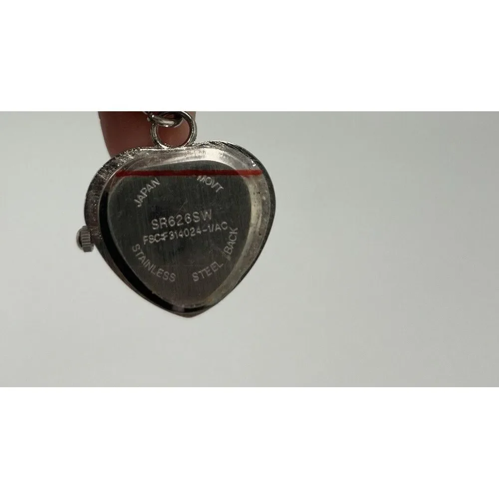 Avon Heart Shaped Charm Bracet Does NOT Work As Is‎